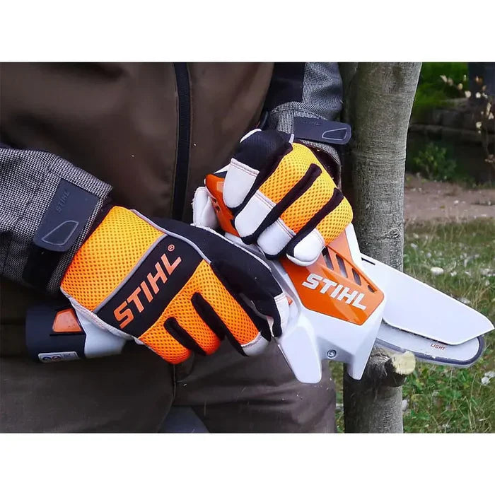 Podador De Galhos A Bateria GTA 26 C/ Bateria e Carregador 127V DE BRINDE