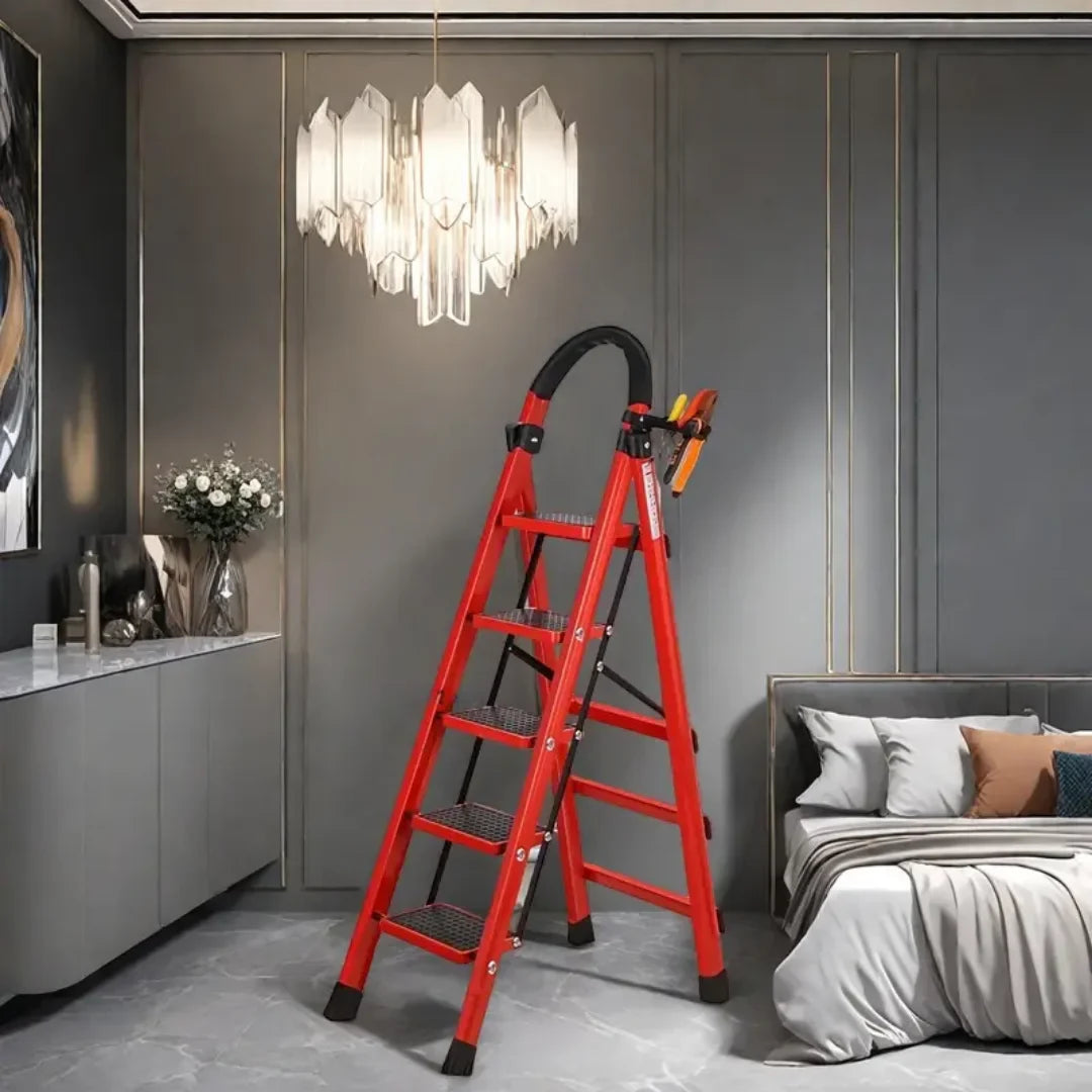 [Leve 2 Pague 1] Escada Dobrável Antiderrapante RedMax de Aço 100% Segura + BRINDE: Bolsa de Ferramentas Multitarefas